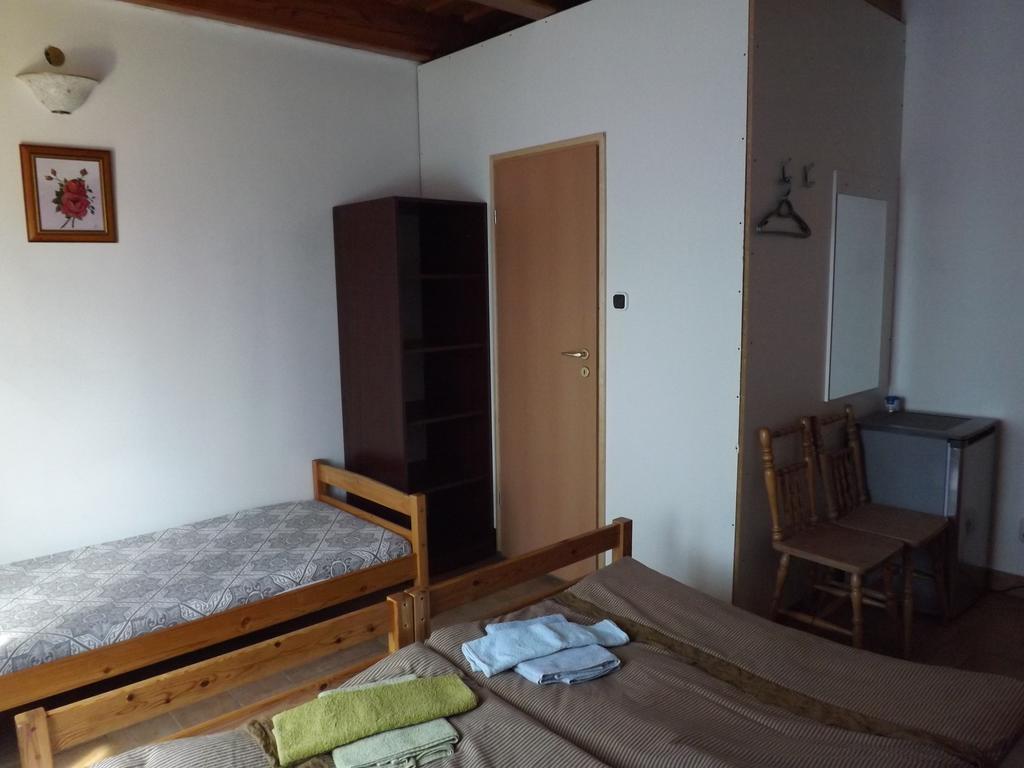 Napos Vendeghaz Hotel Győr Eksteriør billede
